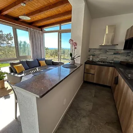 別荘 Sunset House チェファル